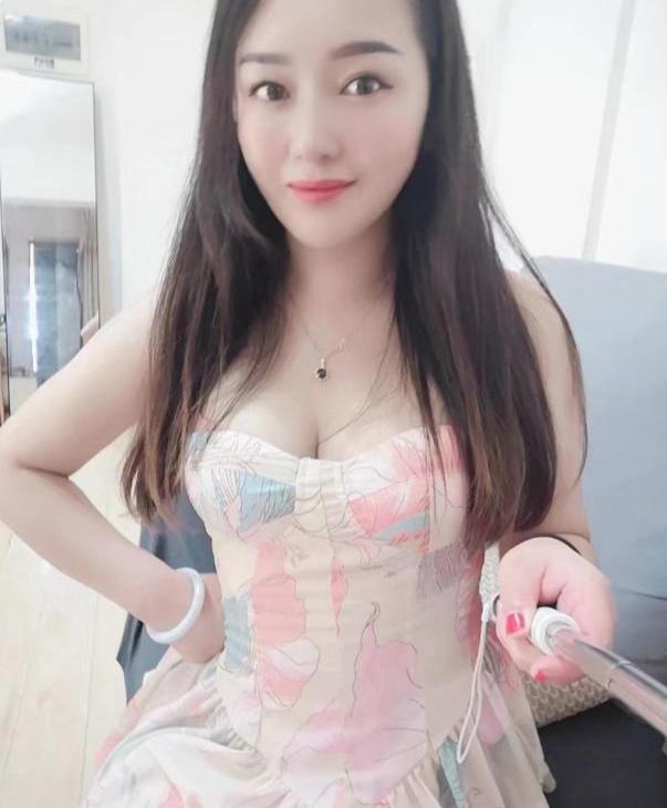 白云大奶妹