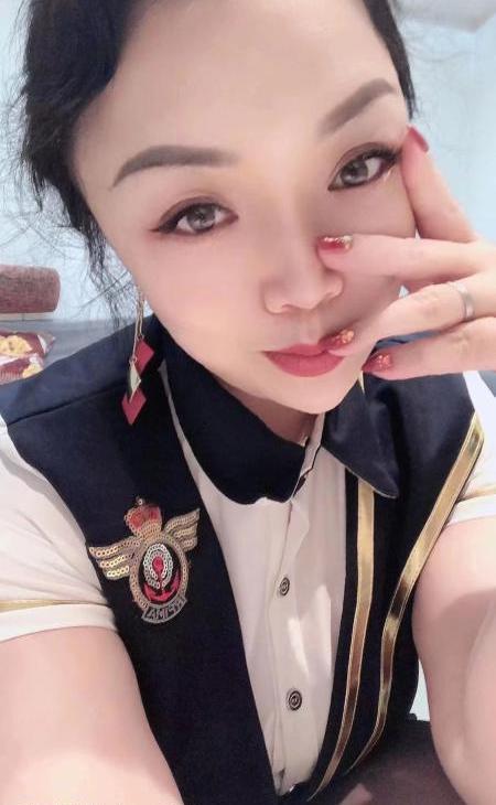 风骚大奶制服控少妇