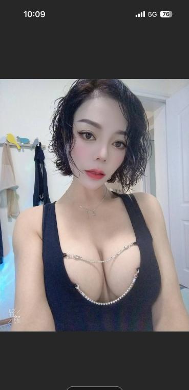 美乳少妇