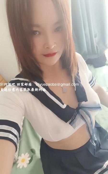 服务型年轻妹妹