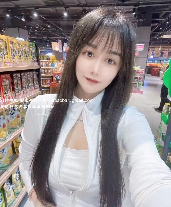 甜美少妇的诱惑