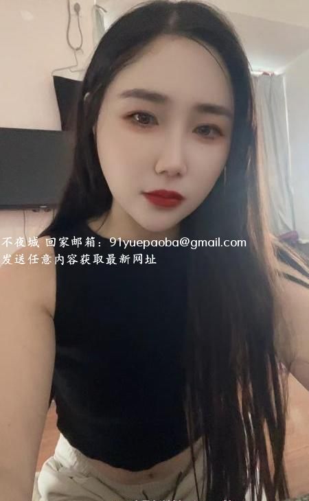 练瑜伽的小烧妹