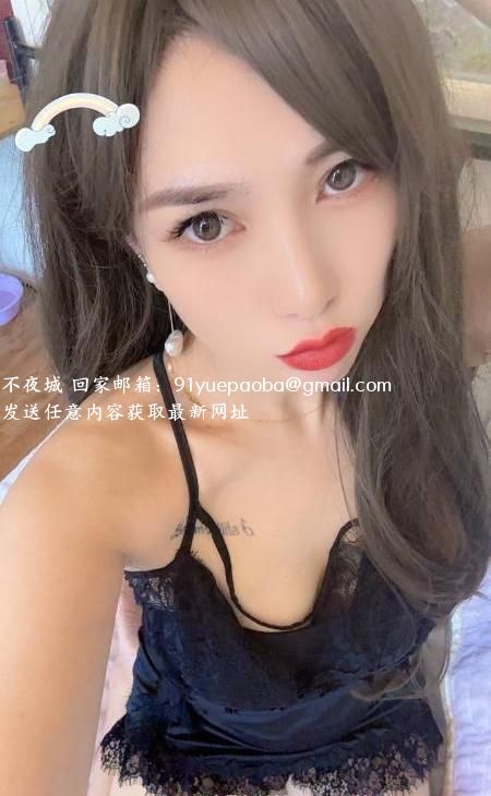 杨浦性感面具美女