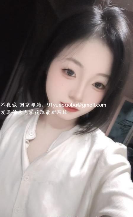 长宁短发小美女