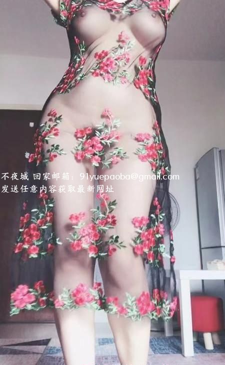 体验黑丝大奶少妇