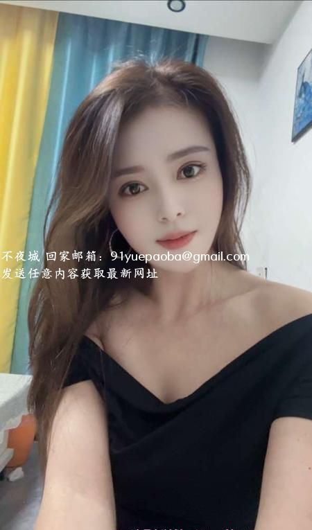 虎丘翘臀长腿美女