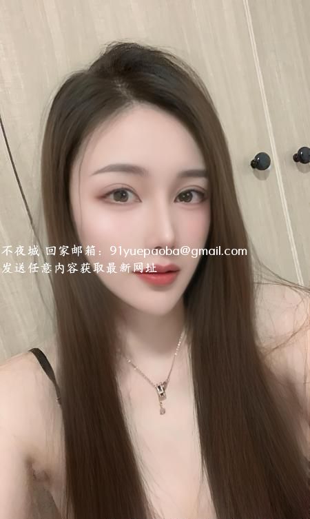 颜值美女Selina