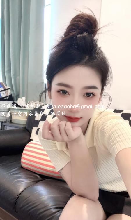 温婉体贴的大胸少妇