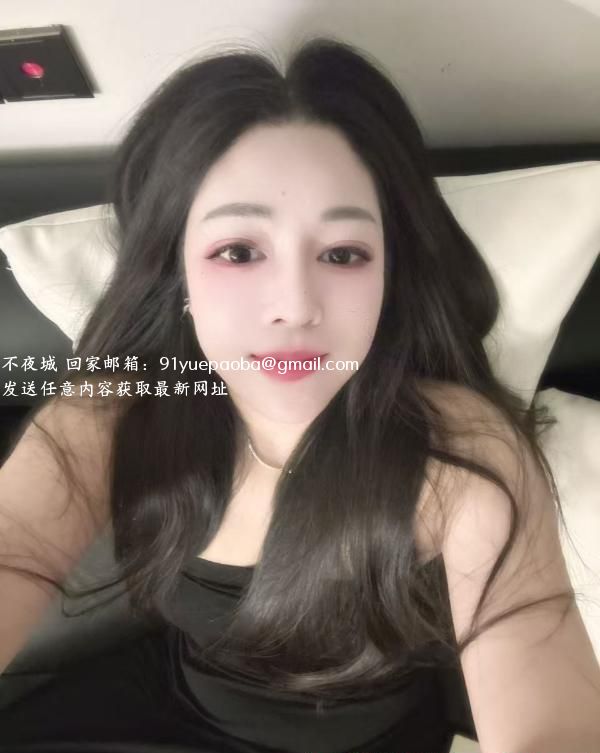 丰满长腿御姐梓琪