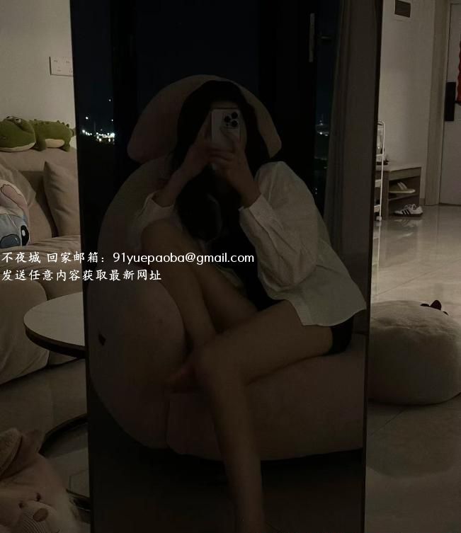 丰满长腿御姐梓琪