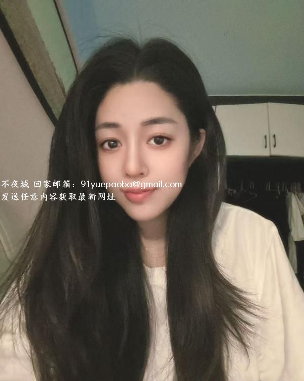 丰满长腿御姐梓琪