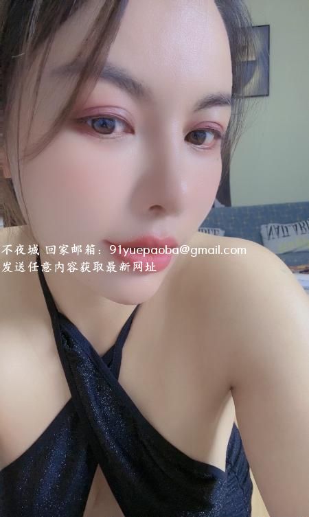 静安大奶混血御姐