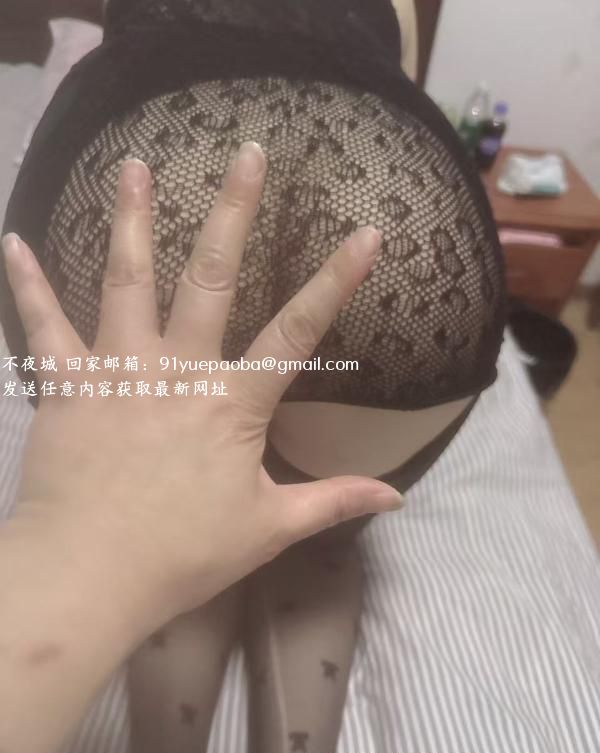 圆屁屁的小姐姐