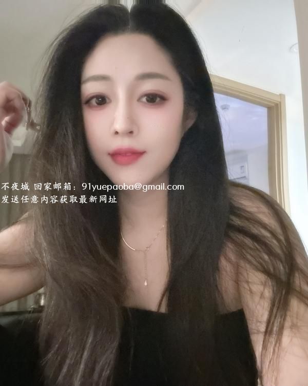 极品肉感可舌吻梓琪