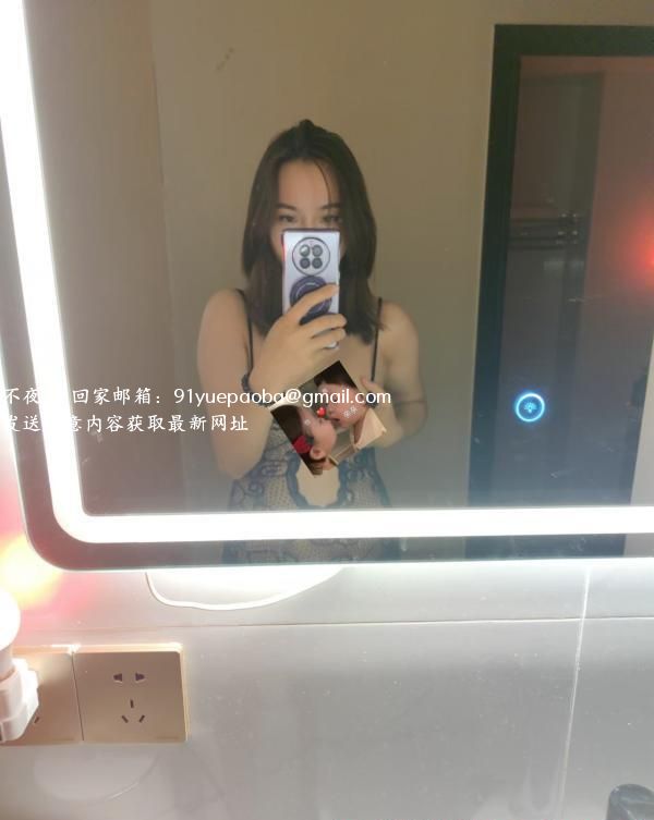 御姐型长腿少妇
