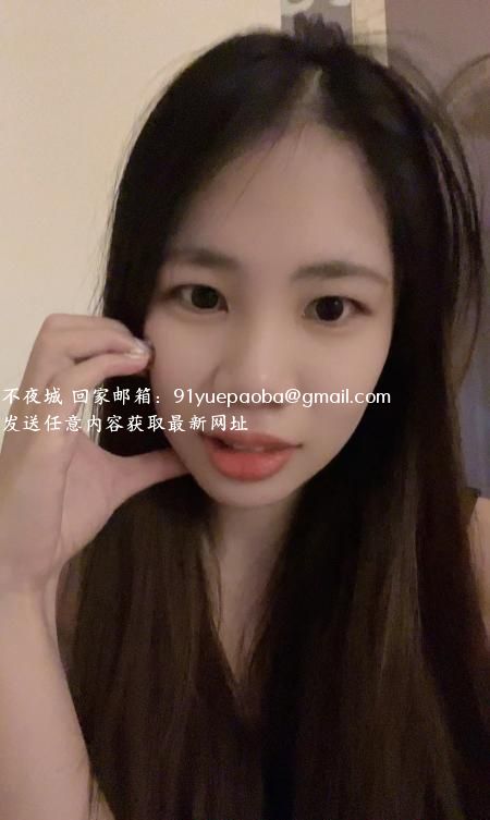 乖巧听话的小美女