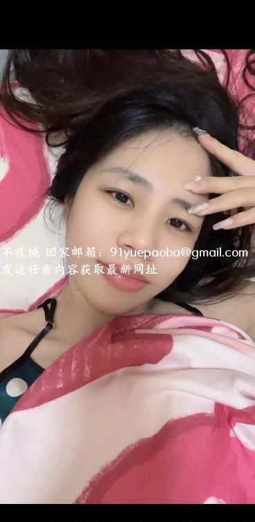 乖巧听话的小美女