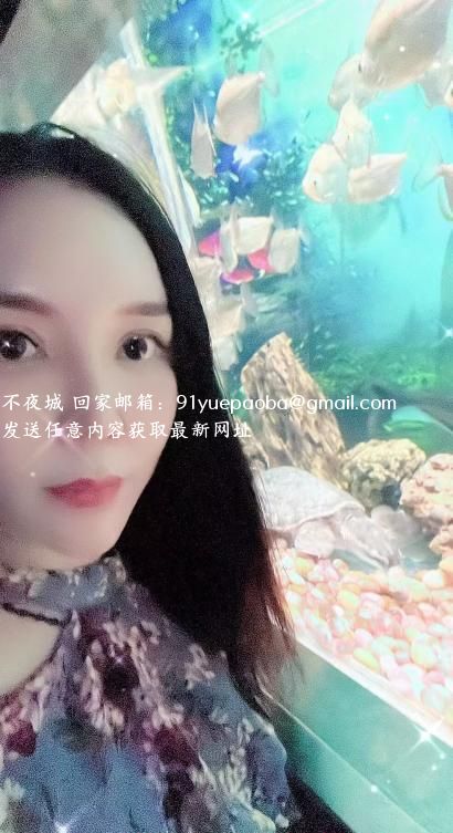 双桥地铁少妇