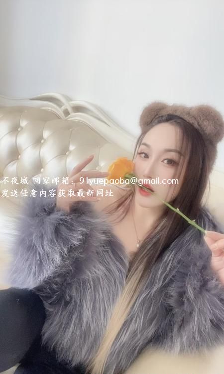 体验会喷水的大奶少妇