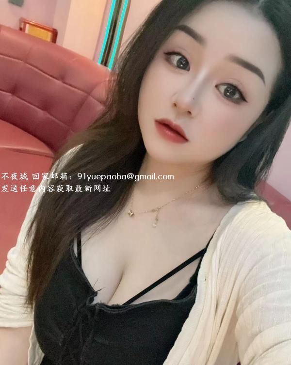 风骚巨乳小姐姐