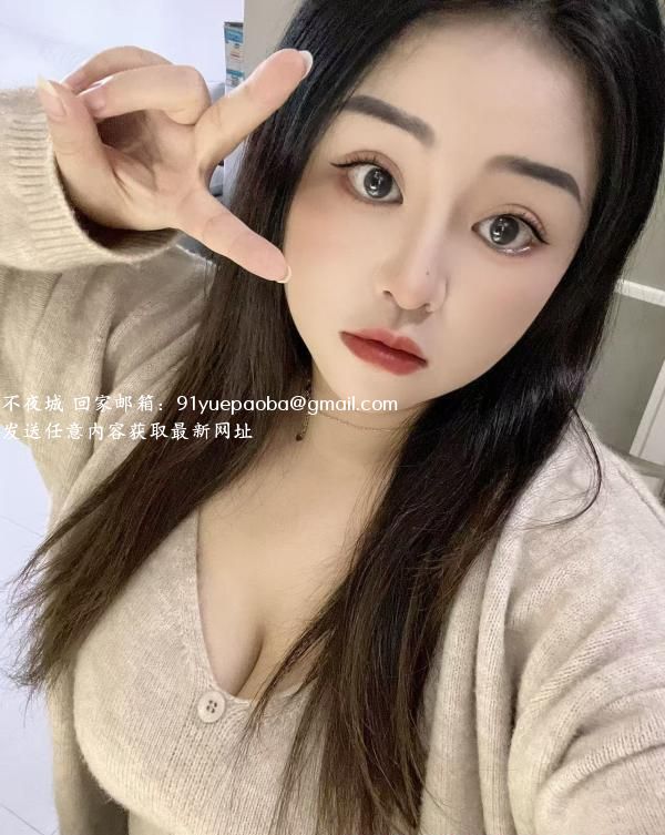 风骚巨乳小姐姐