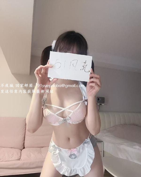 江宁童颜娇小的爱宝