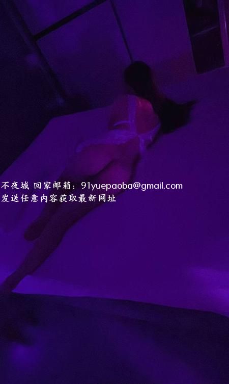 肤白翘臀F奶冰冰
