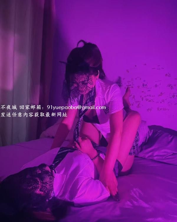 双飞两骚妇