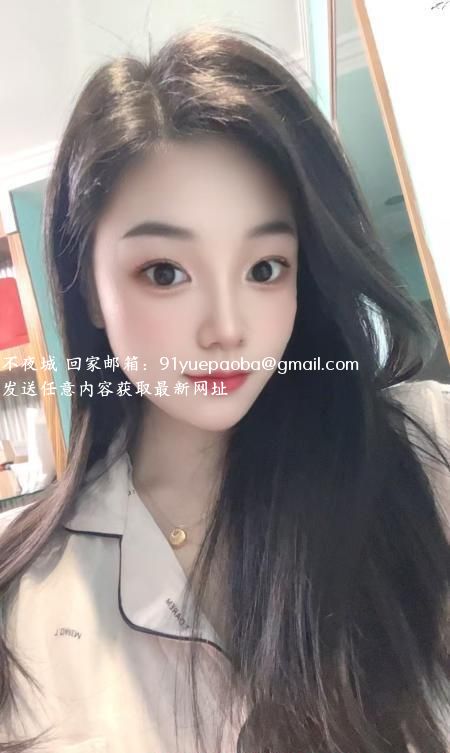 性感腿模小辣椒