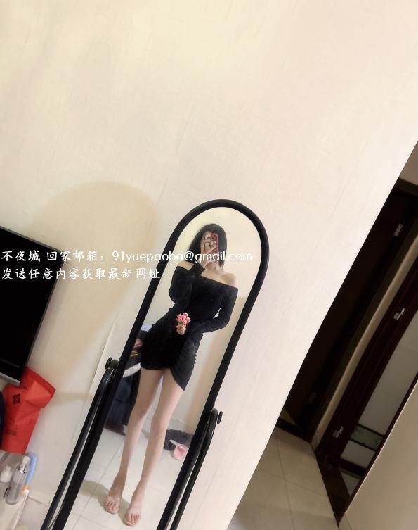 性感腿模小辣椒