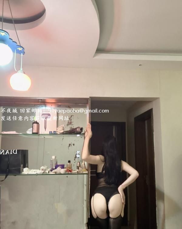 性感腿模小辣椒