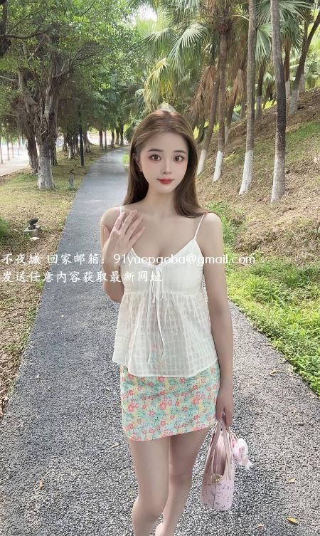 颜值大胸翘臀妹子