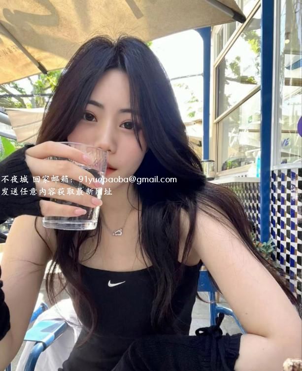 长腿细腰嫩妹