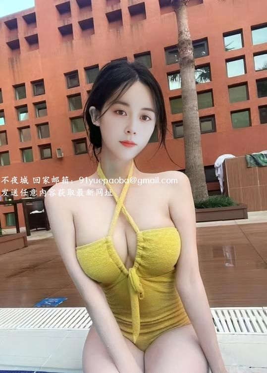 中山古镇 小桃子