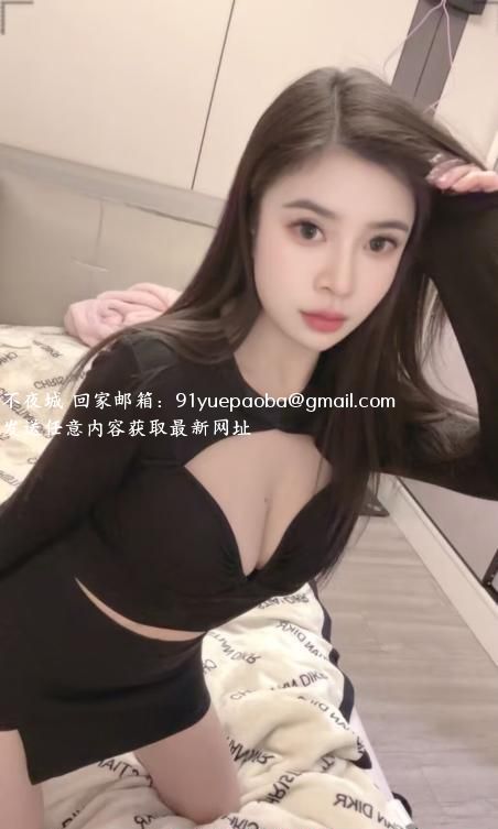 天然大胸美少妇