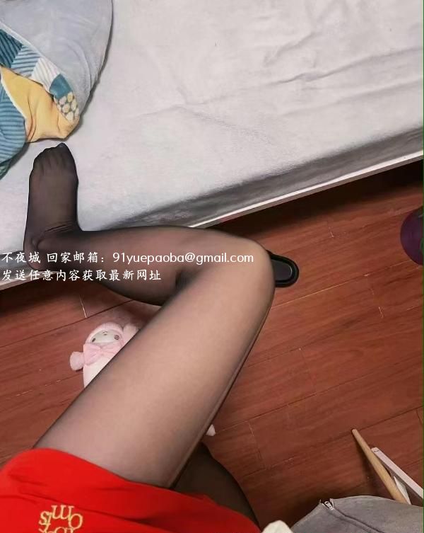 刚入行嫩妹豆豆