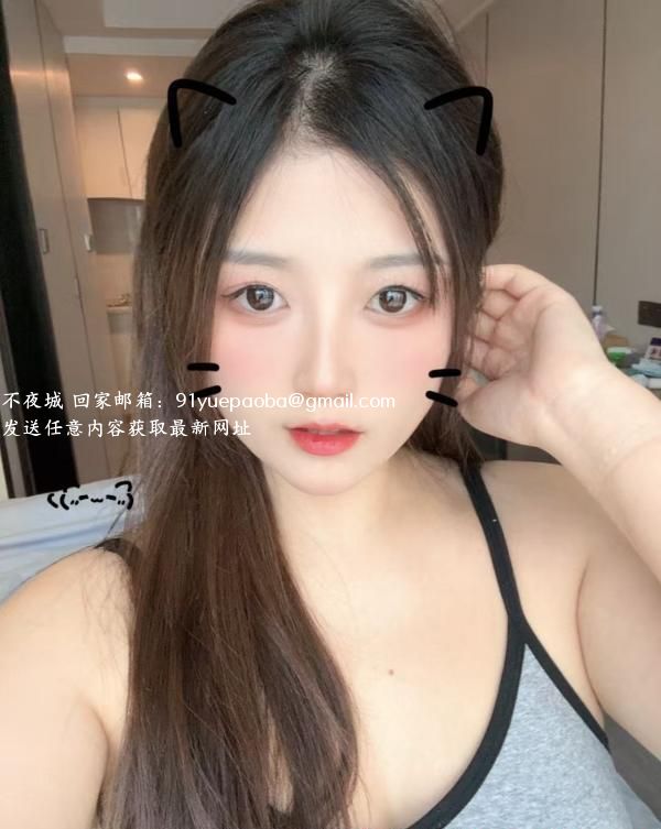纯情大胸闷骚少女