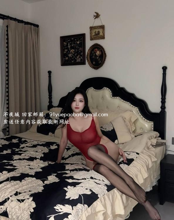 纯天然大胸御姐依依
