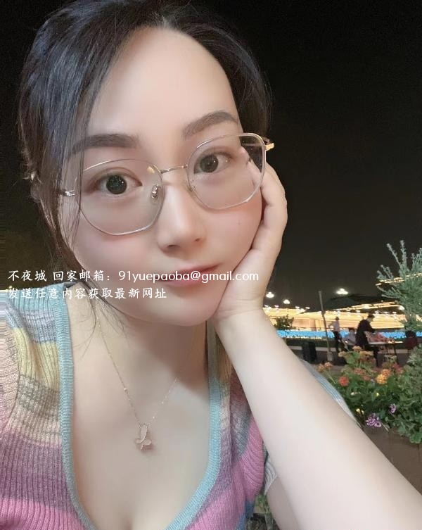 太仓巨乳兼职少妇