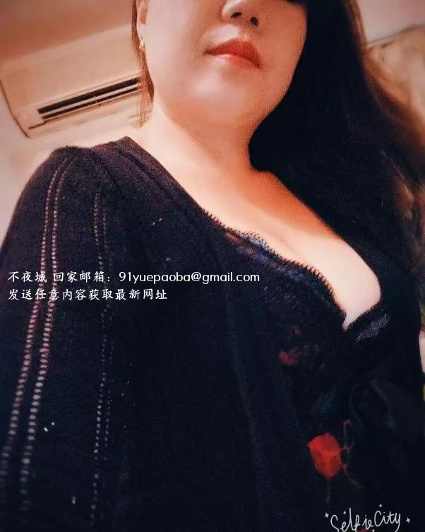 口爆颜射大波妹