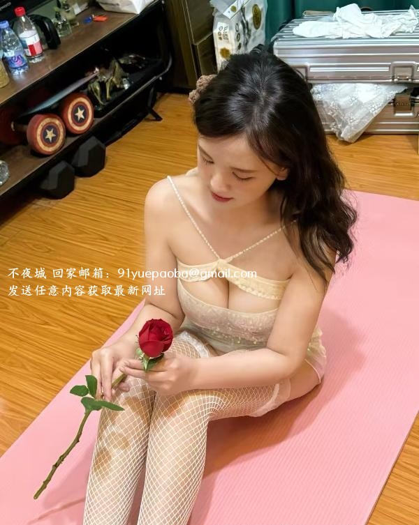 细肢大奶小曦