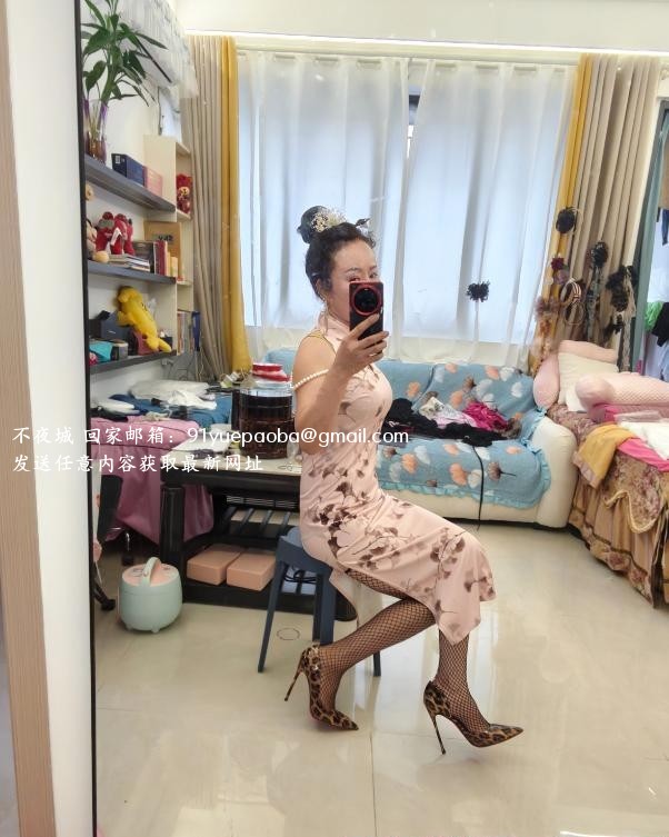 风骚制服少妇