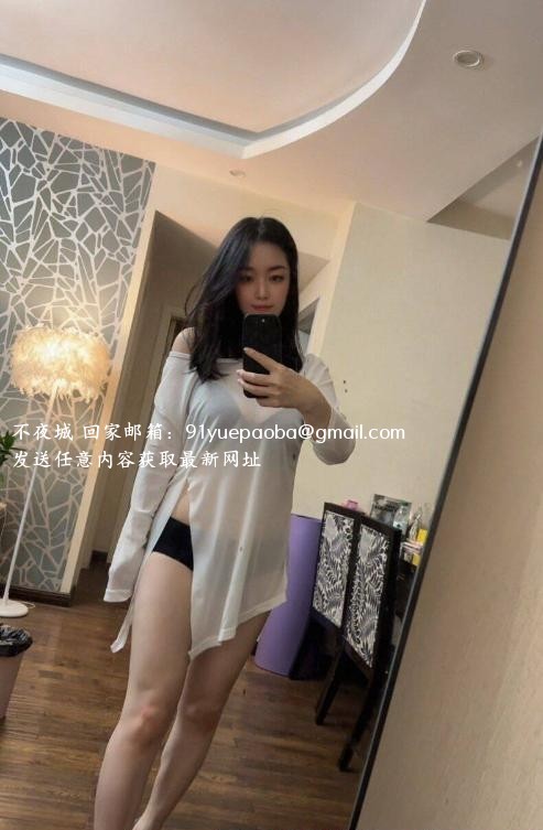 丰满高挑小少妇