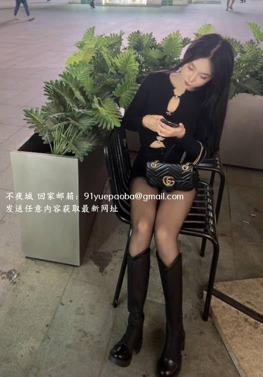 栖霞马群奈奈