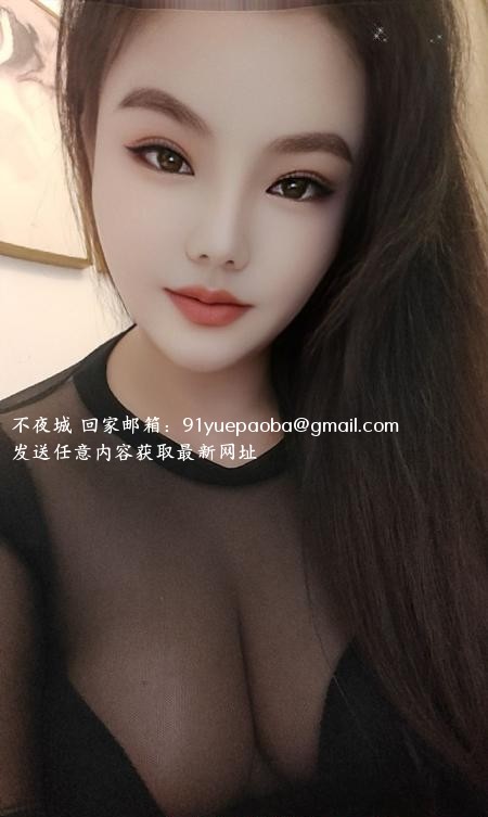 蛇吻服务型大奶大臀