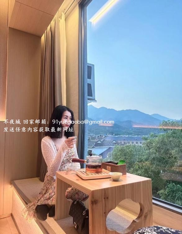 禅城白皙美女