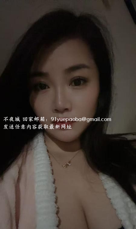 服装店老板娘