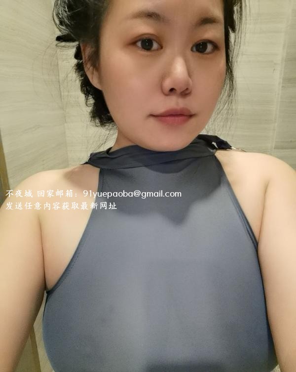 大胸服务系轻熟少妇