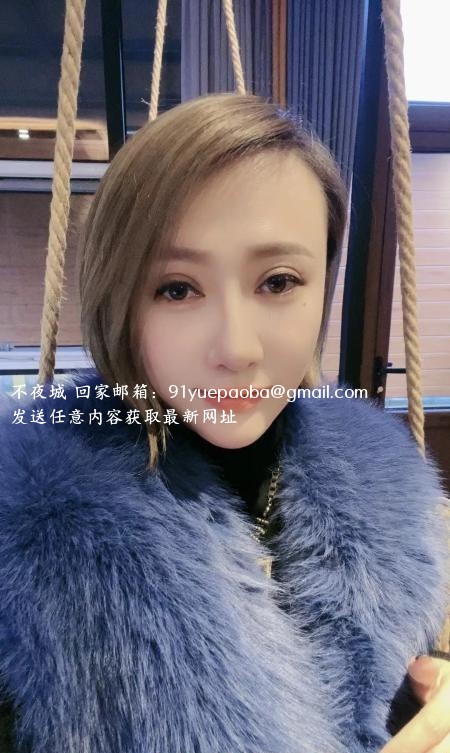 短发D胸御姐