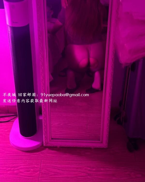 肥臀中坦熟女